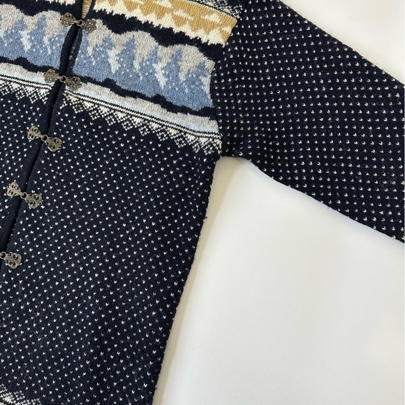 [SOLD] VINTAGE point zero 100% wool nordic fair isle navy blue grandma cardigan - Picture 10 of 11